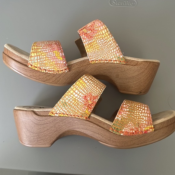 Dansko Sophie slide stain glass size 40 adjustable holographic sandal. - Picture 13 of 15